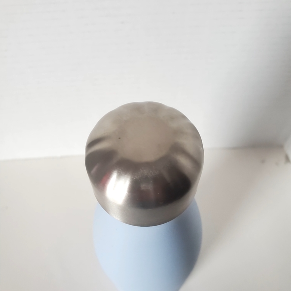 Swell Pale Blue 17 oz Insulated Water Bottle - Picture 3 of 5